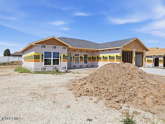 3rd image of 511 Songbird Ln