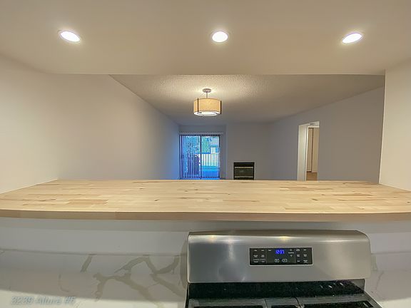 3rd image of 3239 Altura Ave APT 5