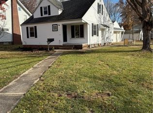 1639 Edgefield Rd, Lyndhurst, OH 44124