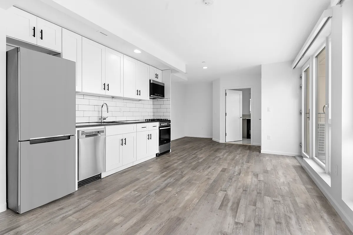 Building Photo - 39-04 29th St #6B