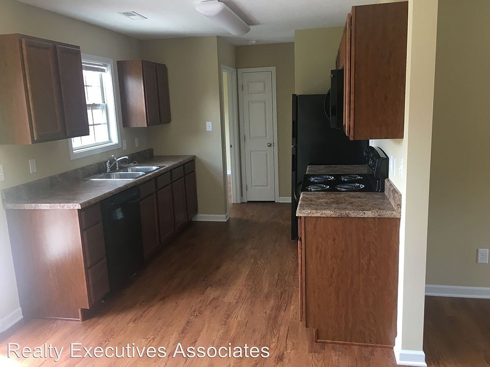 555 S Old Sevierville Pike 1, Seymour, TN 37865 Zillow