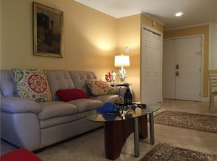125 Van Zandt Ave APT 103, Newport, RI 02840