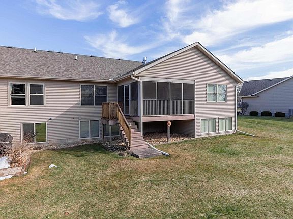 3rd image of 808 Hartz Ct
