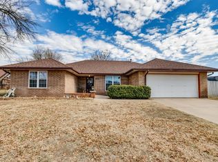 1812 Edinburg Ct, Yukon, OK 73099