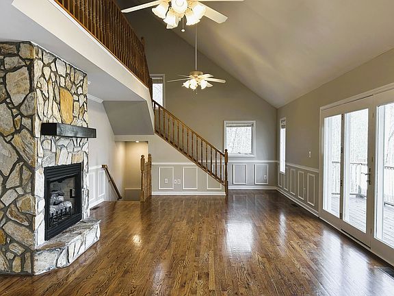 3rd image of 444 New Homestead Dr