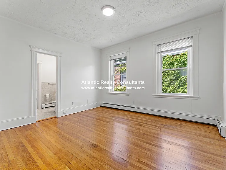 134 Pleasant St #3 — Photo 8