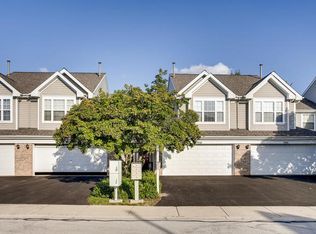 1938 Town Dr, Naperville, IL 60565