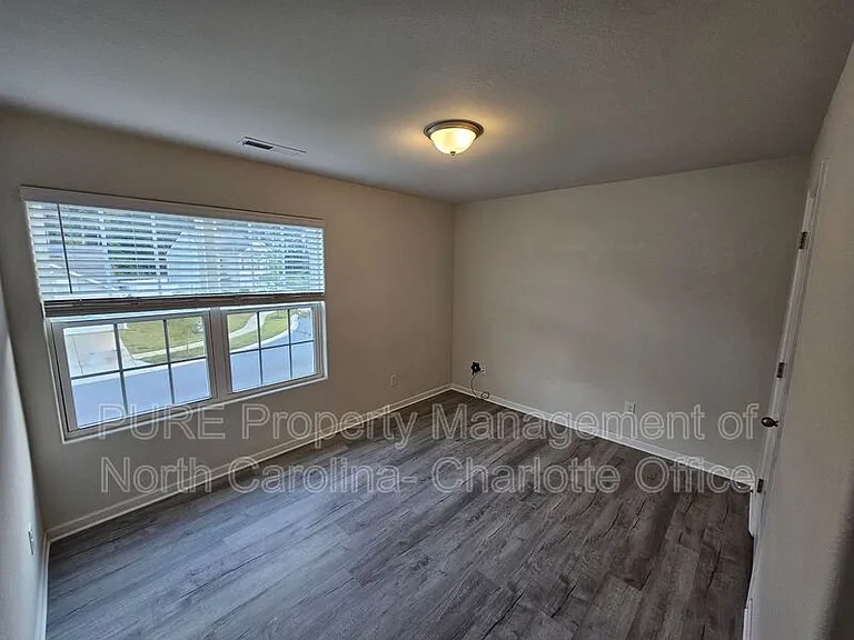 7015 Amberly Hills Rd — Photo 16