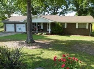 6230 Carnes St, Hokes Bluff, AL 35903