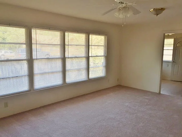 806 Stewart St — Photo 4
