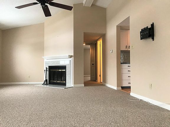 4th image of 8945 Wrenwood Ln