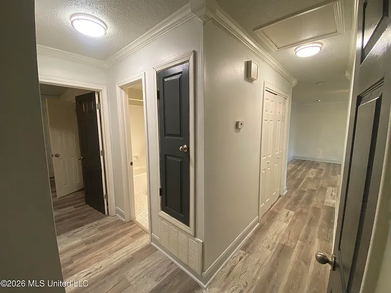 218 Alverado Dr — Photo 7