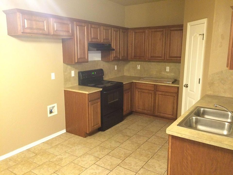 2nd image of 4606 SE 77th St