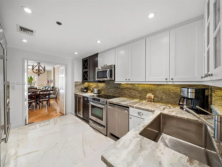 2332 Fisher Island Dr #4302 — Photo 29