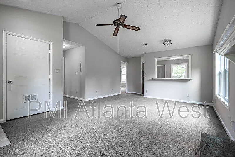 2 bed, 2.0 bath, 1023 sqft, $1,300 — Photo 3