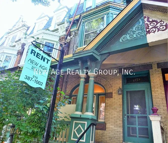 4238 Pine St — Photo 2