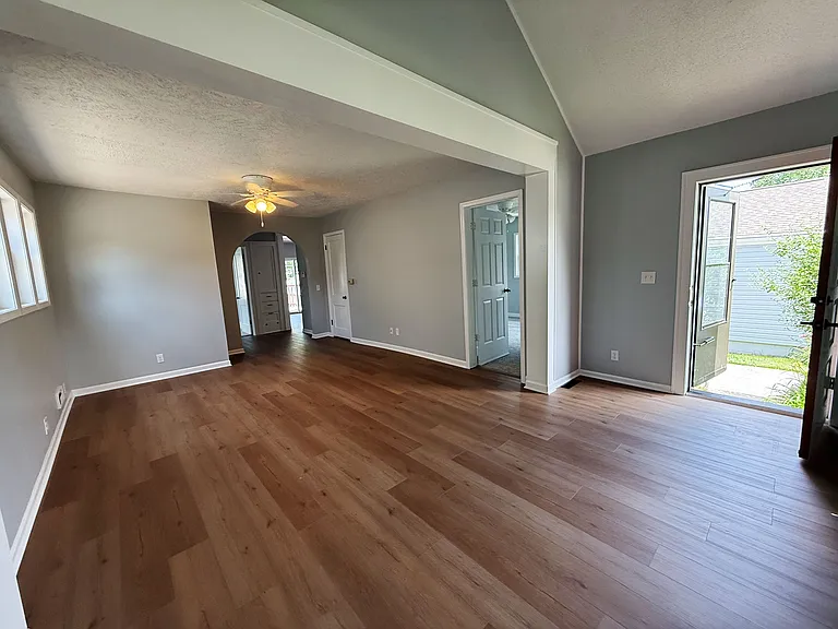4422 Pacific St — Photo 4