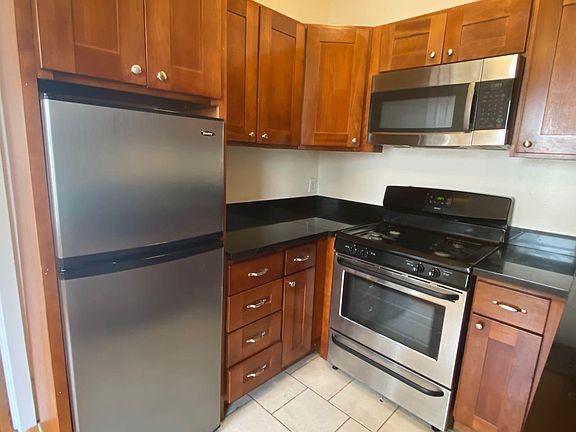 4th image of 3436 Pierce St #7