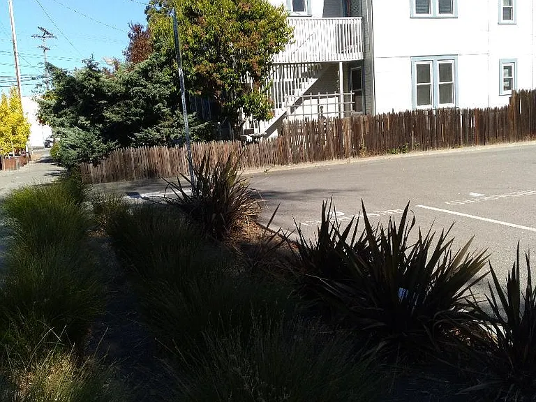 5 English St #A — Photo 2