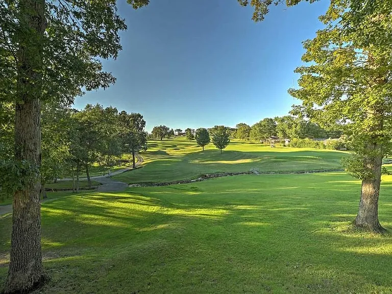 Holiday Hills golf course