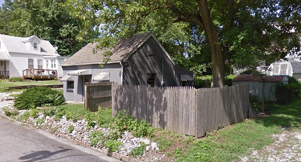 2nd image of 222 N 7th St