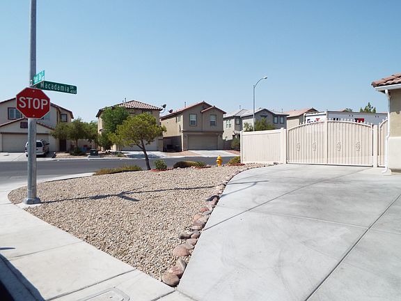 5th image of 4203 Apple Oak Ct