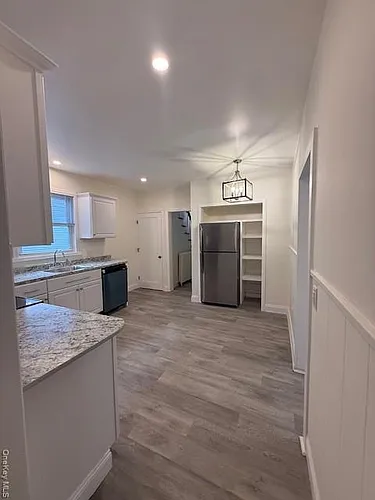3 Terrace Ave Photo 1