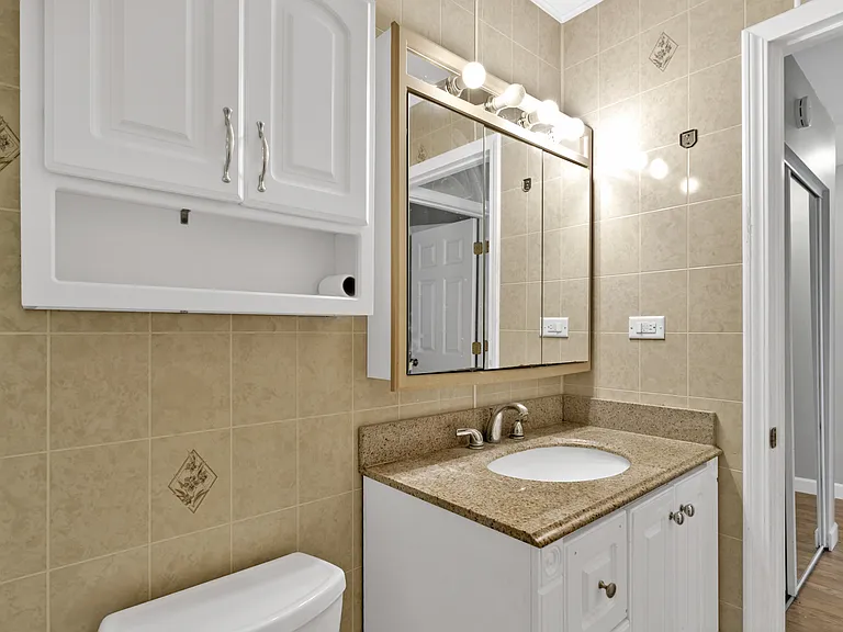 1348 Beverly Ln — Photo 17