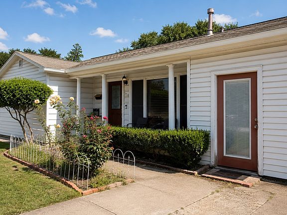 2nd image of 1010 McClendon St