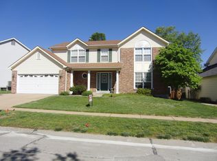 2121 Cliff Cave Crossing Ct, Saint Louis, MO 63129