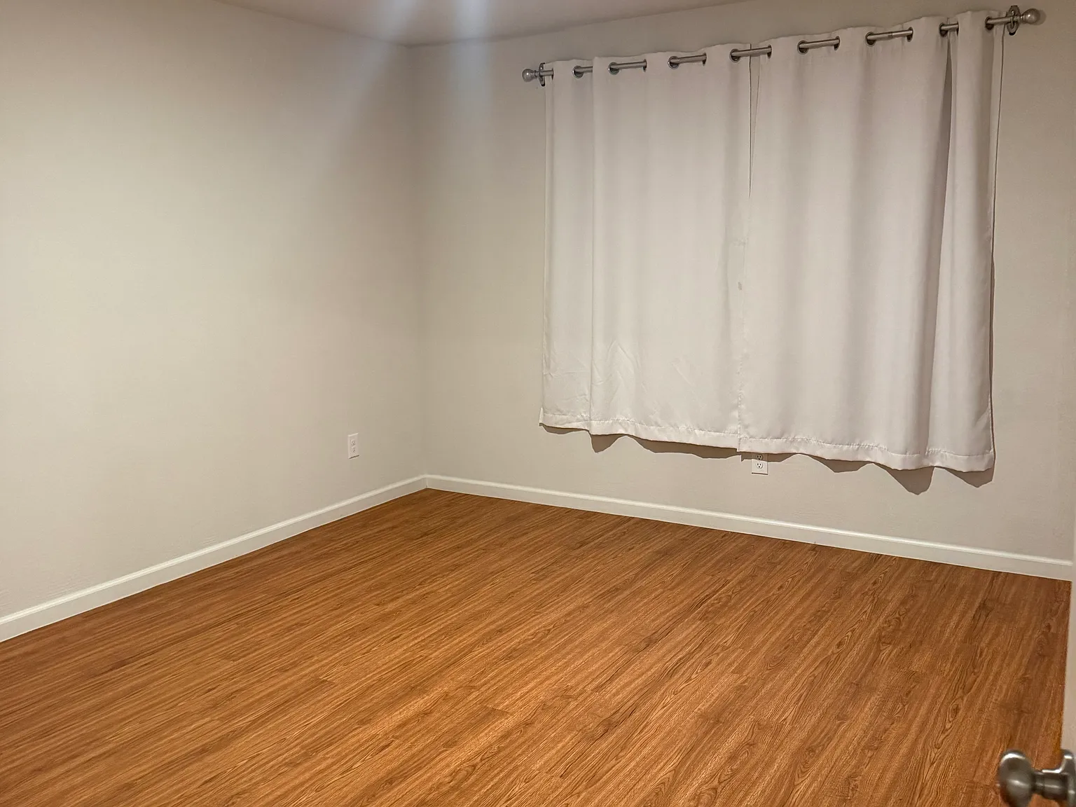 3 bed, 1290 sqft, $2,200 — Photo 3