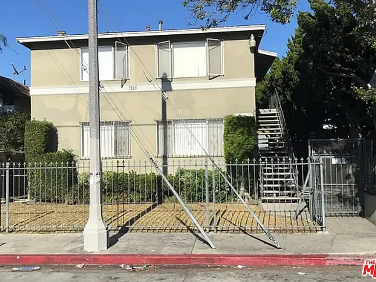7906 S San Pedro St #4 — Photo 2