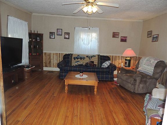 3rd image of 176 Pecan Ln