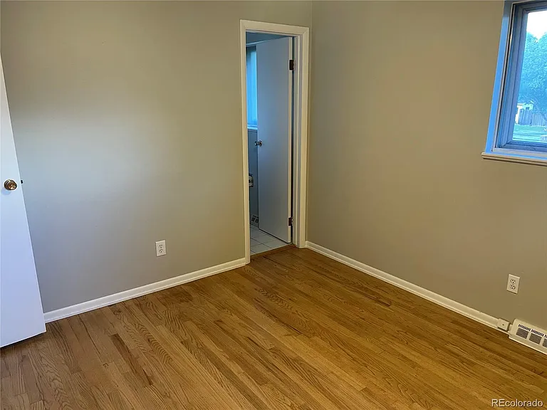 3260 E Orchard Rd — Photo 10