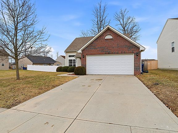 3rd image of 5128 Greenside Dr