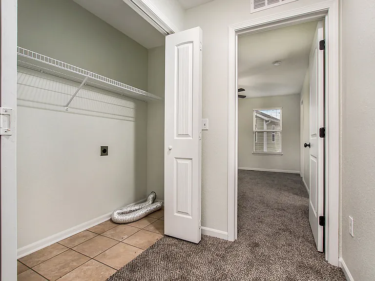 6411 Darnell St — Photo 10