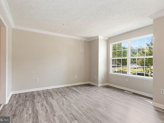 3rd image of 178 Langdon Farm Cir
