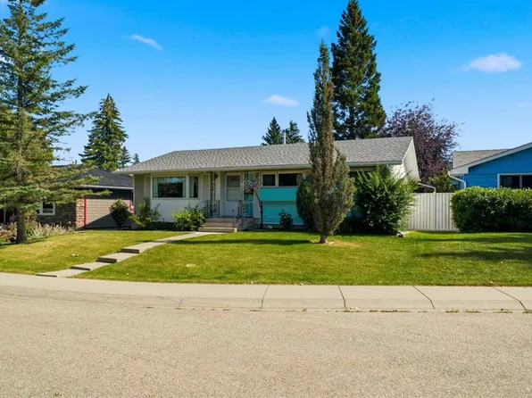 3540 W Bulyea Cres NW, Calgary, AB T2L 1N7