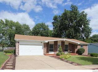 6767 Lesli Mari Ct, Florissant, MO 63033
