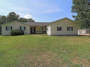 10128 Stadium Dr, Potosi, MO 63664