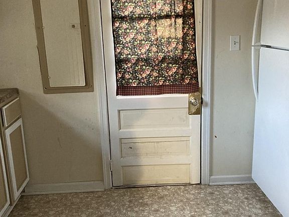 4th image of 906 Dale Ave SE