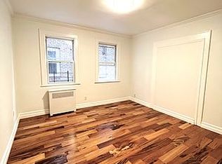 20-55 27th St #1F, Astoria, NY 11105