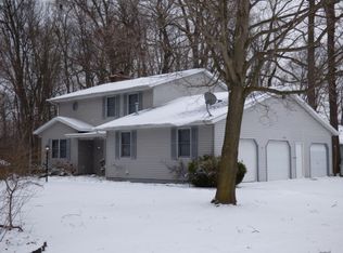 15859 N Edgewood Dr, Buchanan, MI 49107
