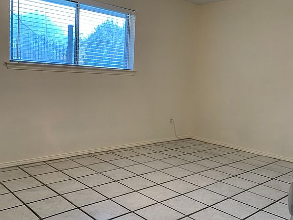 4th image of 444 Birch Ln