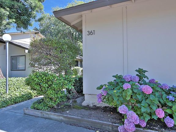 3rd image of 361 Tyrella Ave APT A