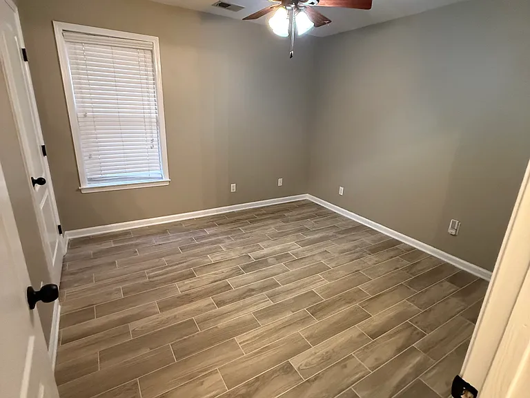 384 Fairway Oaks Dr — Photo 12