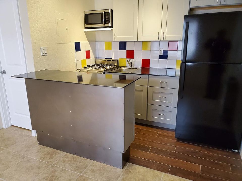 1st image of 312 Vassar Dr SE APT 4