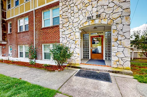 435 -Keystone Apartments Photo 1