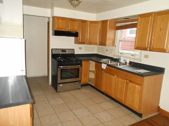 5th image of 14413 Vail Ave