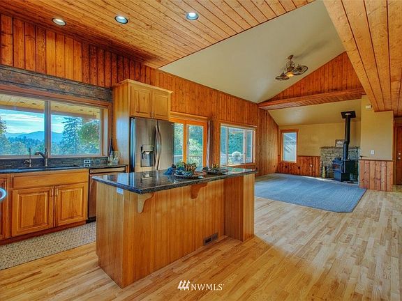Entertaining / Cozy / Welcoming